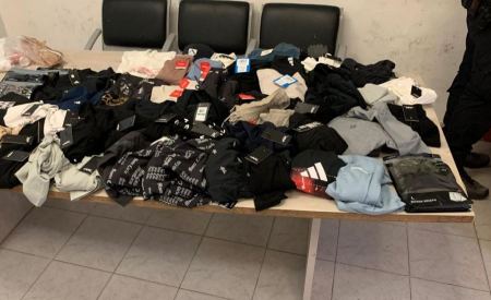 فيديو : القبض على لصوص بسرقة محال تجارية في الناصرة